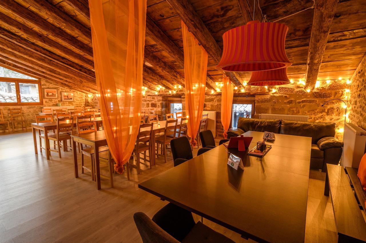 Albergue Valderrobres Auto Check-In Bagian luar foto