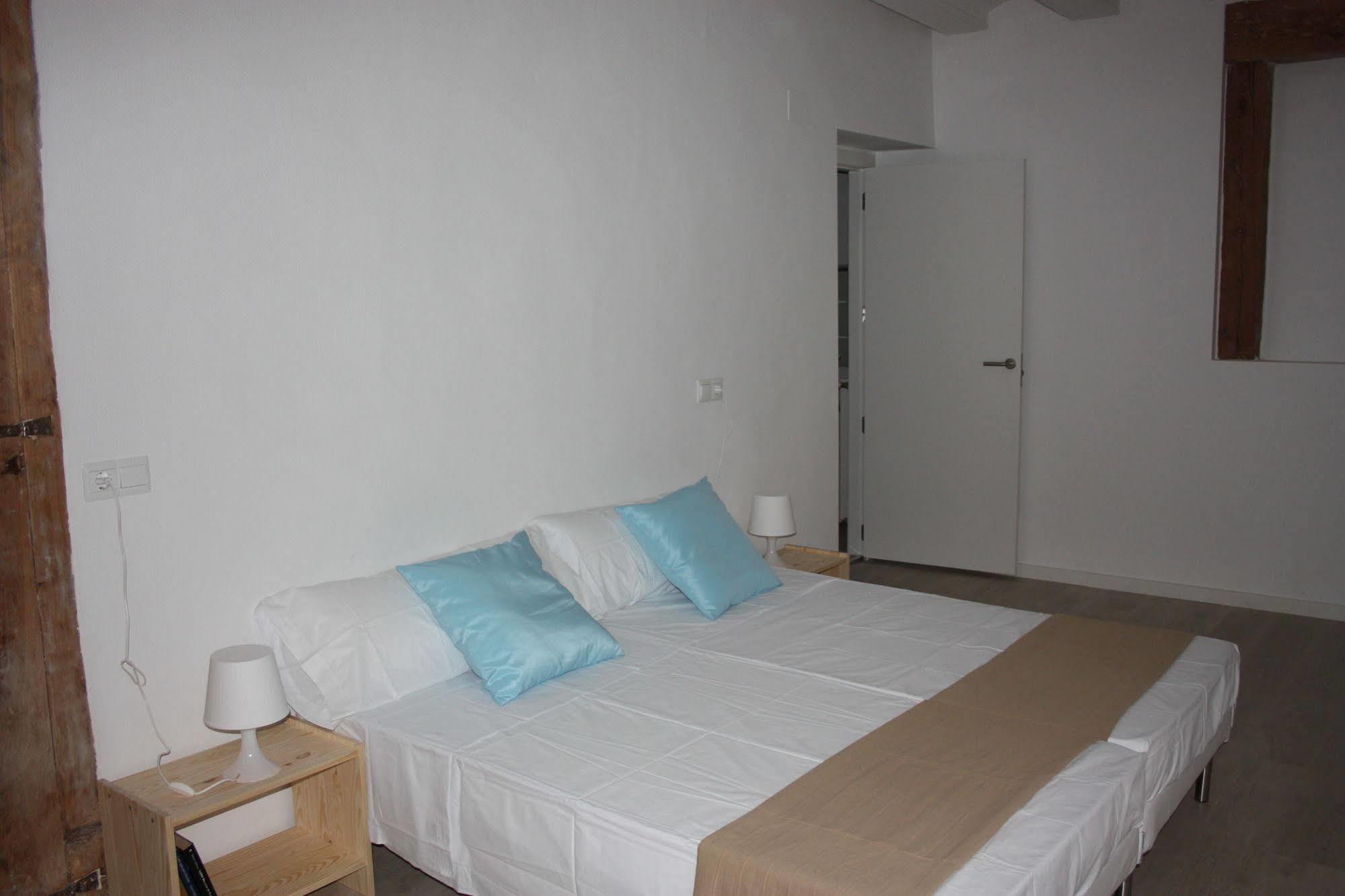Albergue Valderrobres Auto Check-In Bagian luar foto