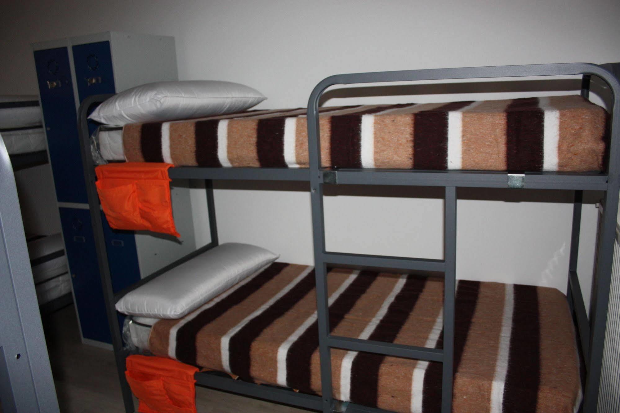 Albergue Valderrobres Auto Check-In Bagian luar foto